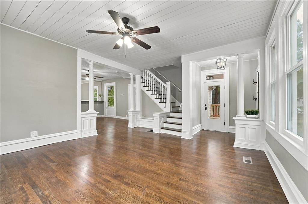 Photo 4 of 62 - 720 W 7th Street, Leavenworth, KS 66048