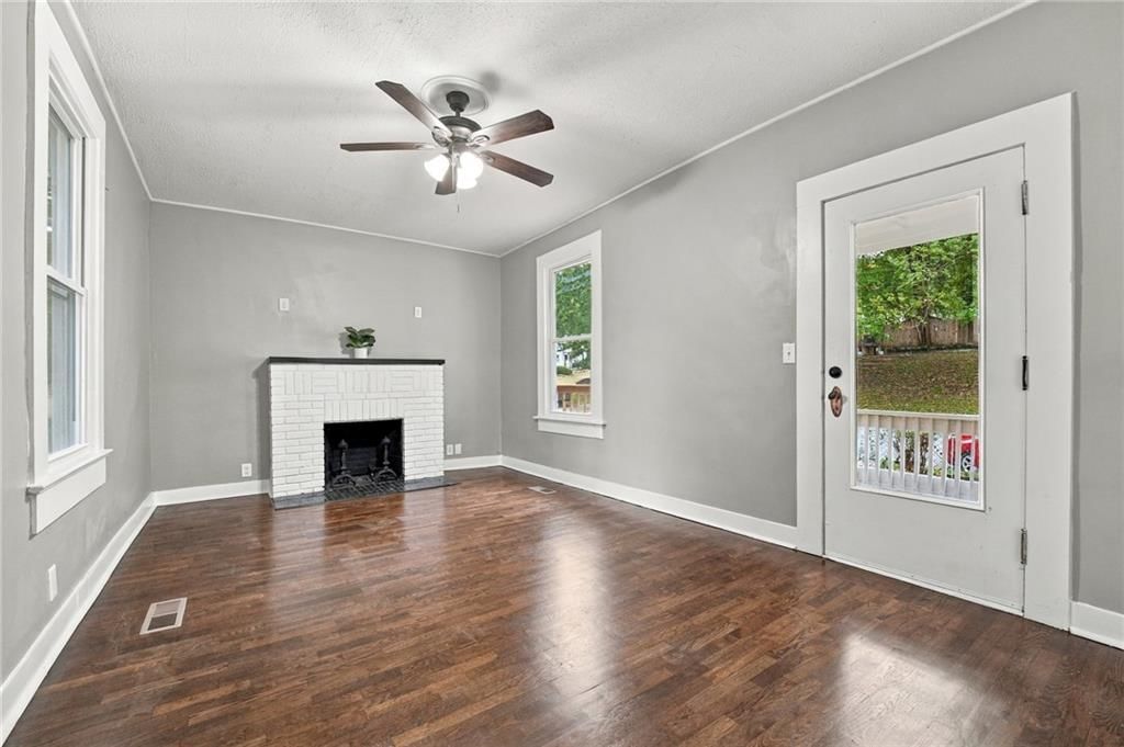 Fireplace at 720 W 7th Street, Leavenworth, KS 66048