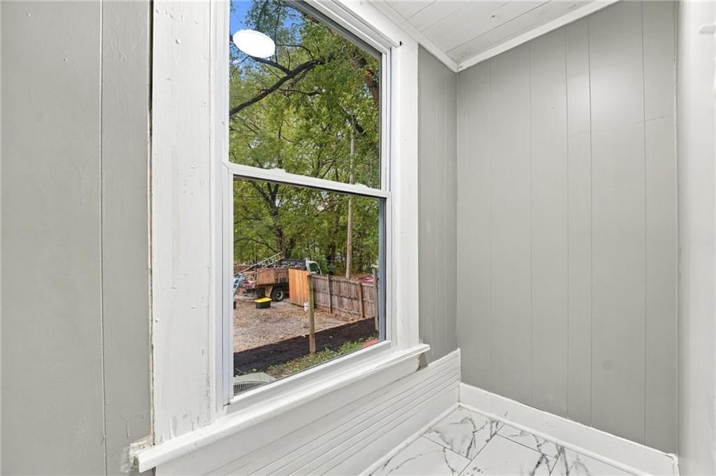 Photo 30 of 62 - 720 W 7th Street, Leavenworth, KS 66048