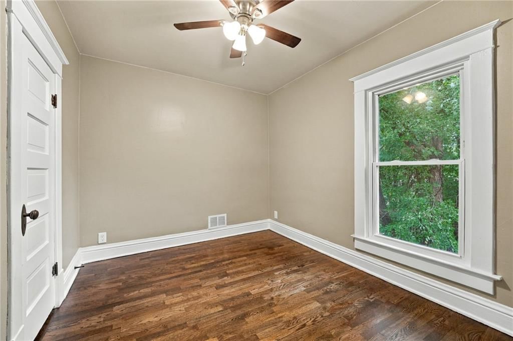 Photo 37 of 62 - 720 W 7th Street, Leavenworth, KS 66048