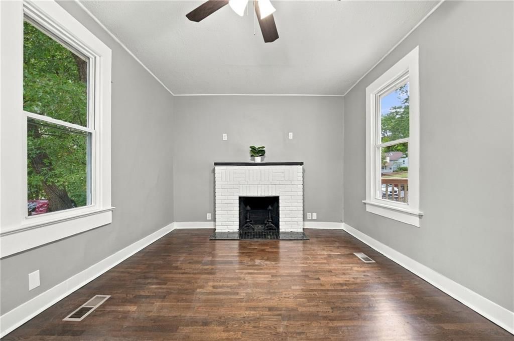Photo 17 of 62 - 720 W 7th Street, Leavenworth, KS 66048