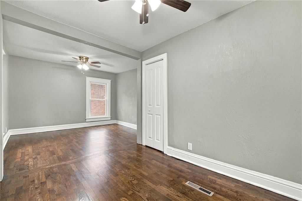 Photo 21 of 62 - 720 W 7th Street, Leavenworth, KS 66048