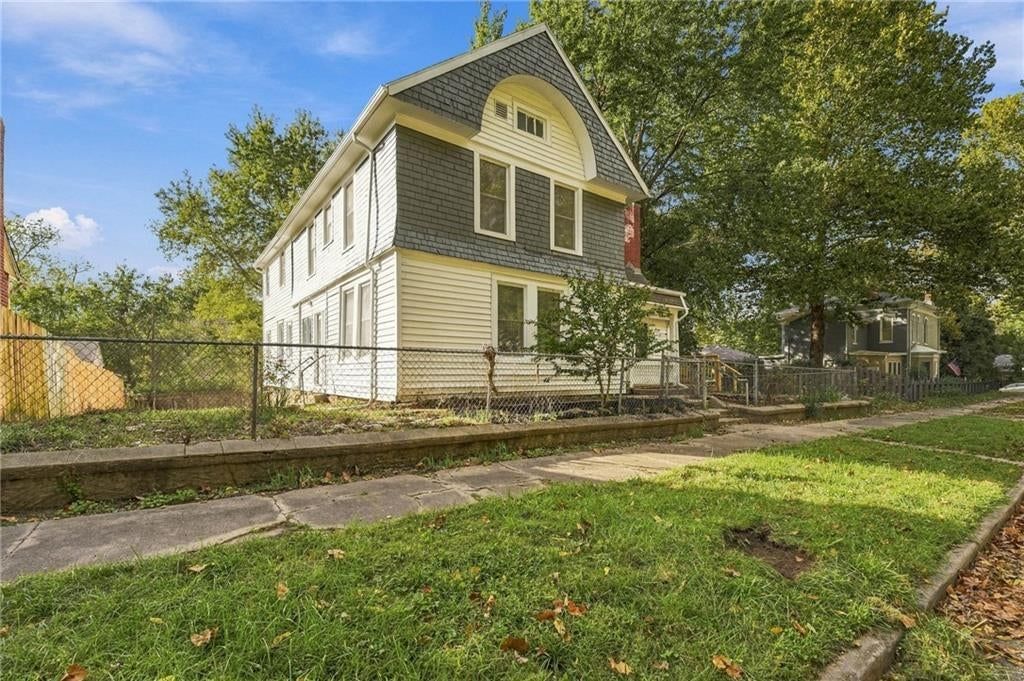 Photo 50 of 62 - 720 W 7th Street, Leavenworth, KS 66048