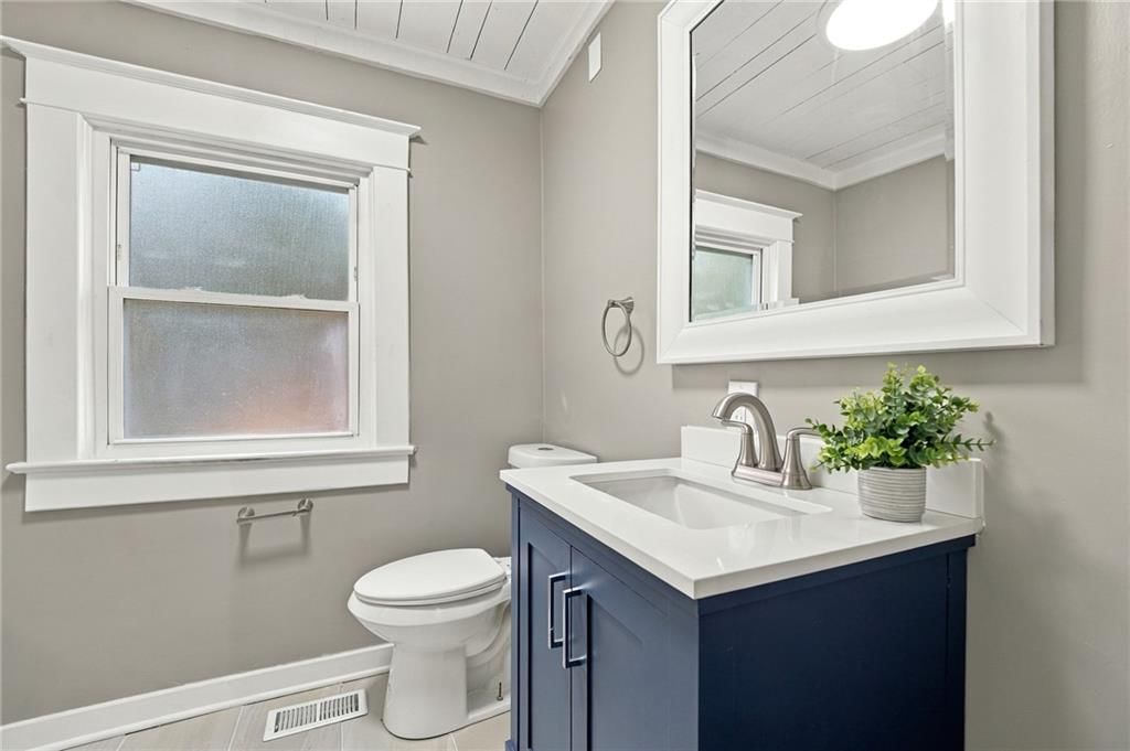 Photo 38 of 62 - 720 W 7th Street, Leavenworth, KS 66048