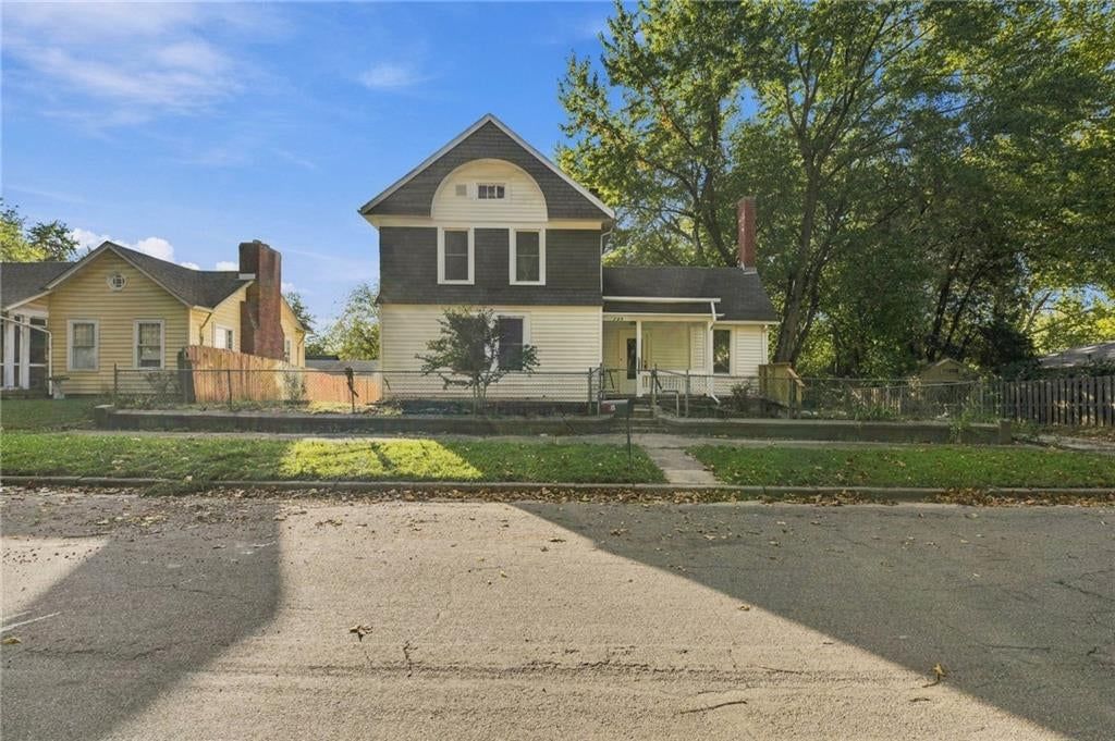 Photo 48 of 62 - 720 W 7th Street, Leavenworth, KS 66048