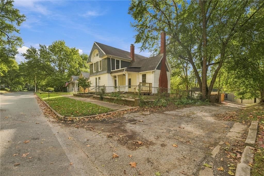 Photo 51 of 62 - 720 W 7th Street, Leavenworth, KS 66048