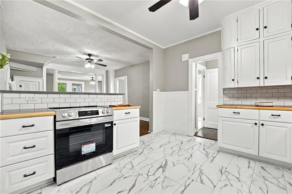 Photo 11 of 62 - 720 W 7th Street, Leavenworth, KS 66048
