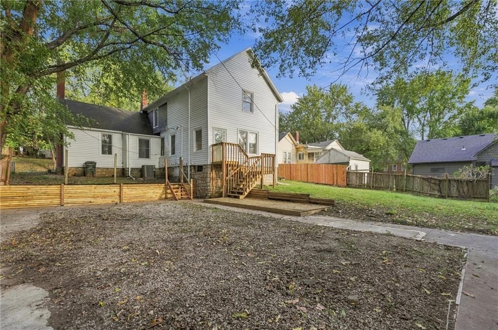 Photo 52 of 62 - 720 W 7th Street, Leavenworth, KS 66048