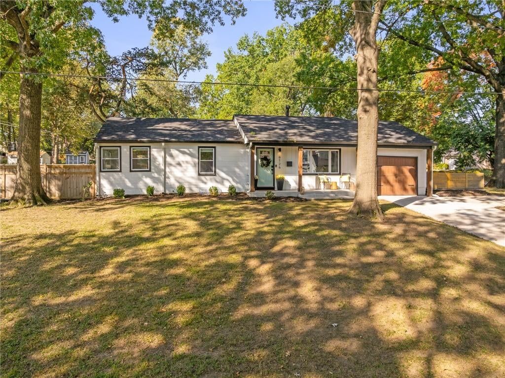 6126 Granada Street, Fairway, KS