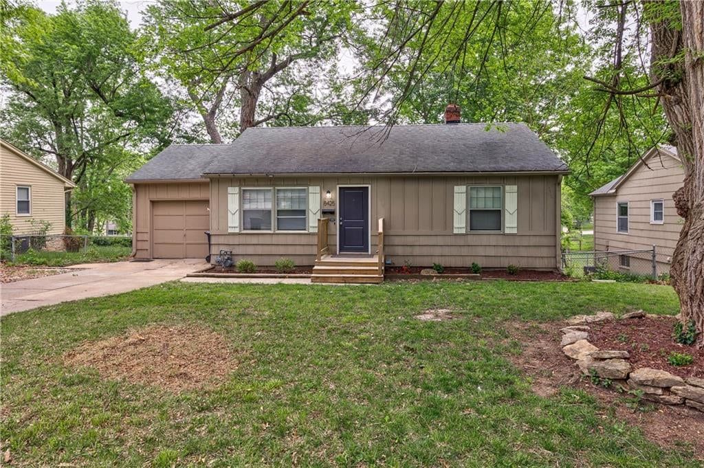 8425 Boone Street, Kansas City, MO: listing photo 2