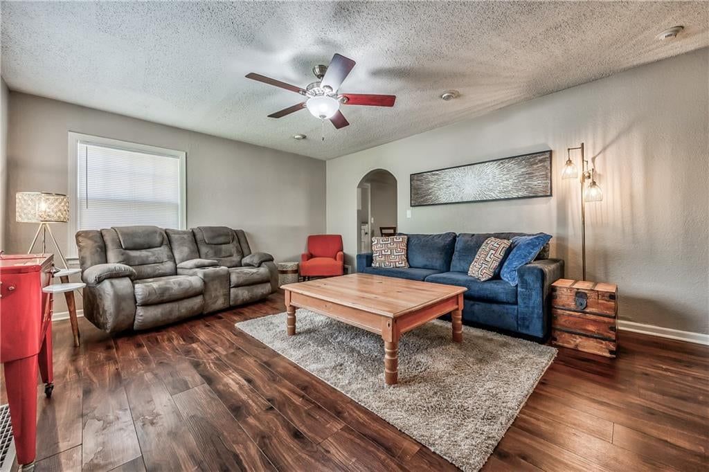 Photo 6 of 35 - 8425 Boone Street, Kansas City, MO 64114
