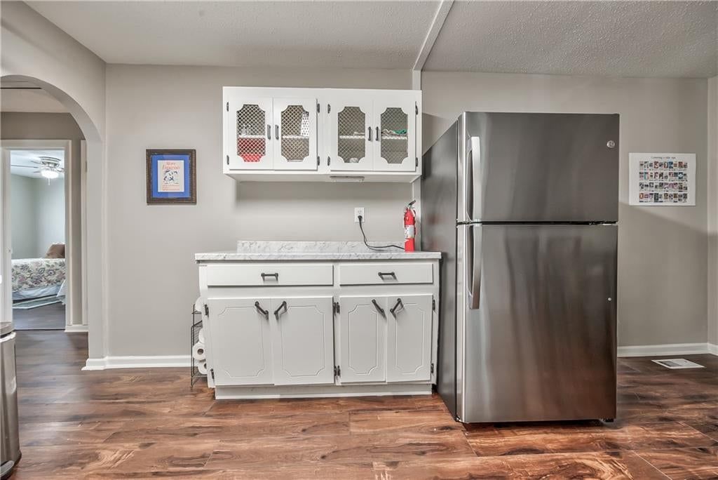 Photo 12 of 35 - 8425 Boone Street, Kansas City, MO 64114