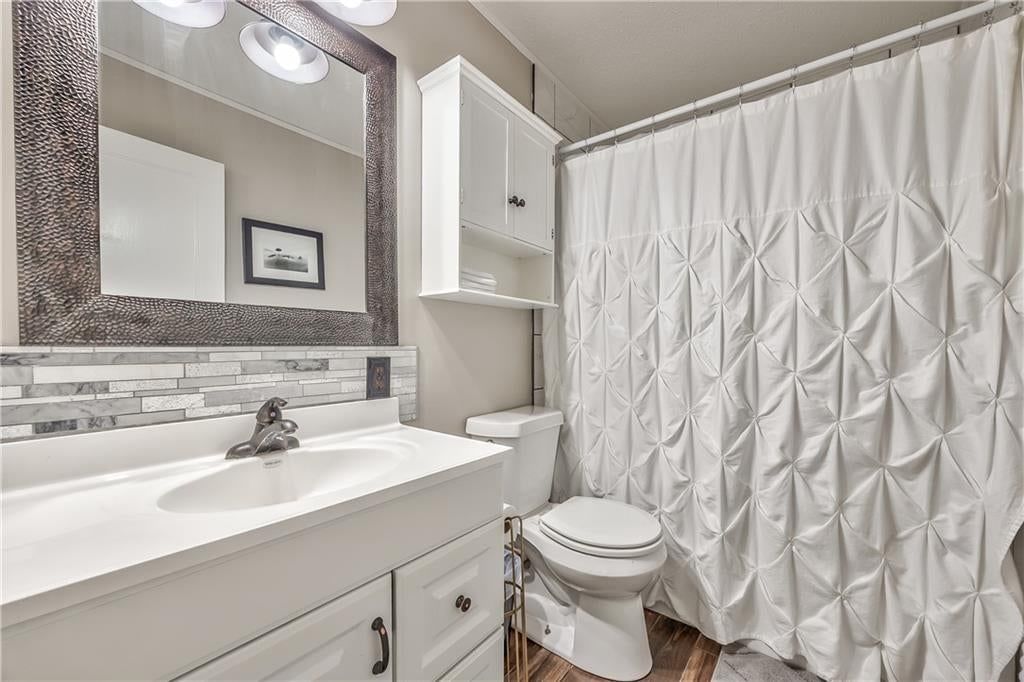 Photo 28 of 35 - 8425 Boone Street, Kansas City, MO 64114