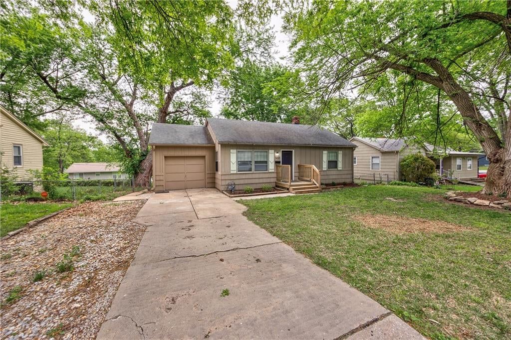 8425 Boone Street, Kansas City, MO: listing photo 3