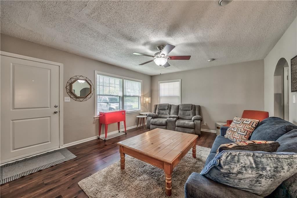 Photo 7 of 35 - 8425 Boone Street, Kansas City, MO 64114