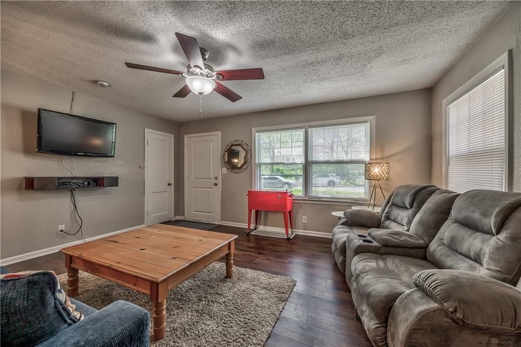 Photo 8 of 35 - 8425 Boone Street, Kansas City, MO 64114