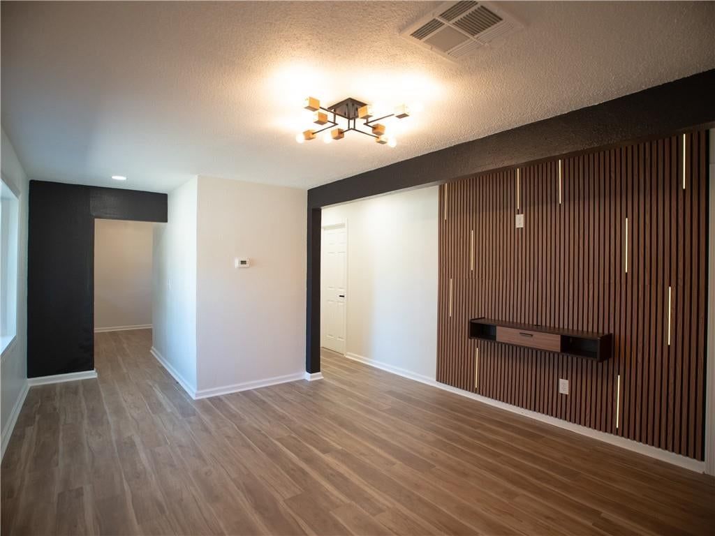 Photo 4 of 22 - 3201 Hagemann Street, Kansas City, KS 66106