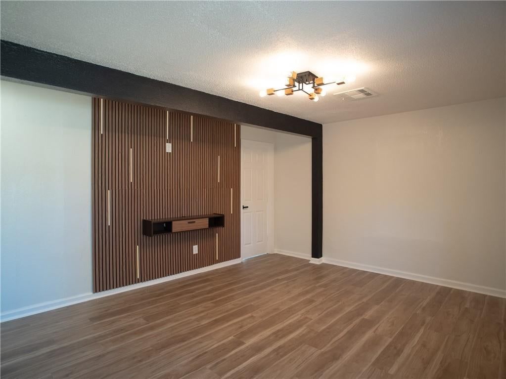 Photo 5 of 22 - 3201 Hagemann Street, Kansas City, KS 66106