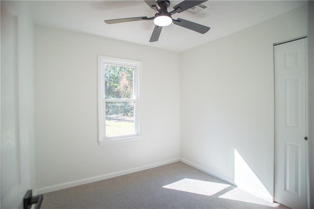Photo 10 of 22 - 3201 Hagemann Street, Kansas City, KS 66106
