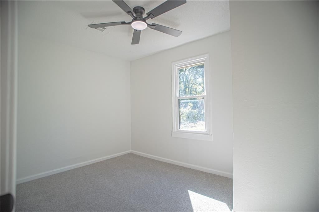Photo 14 of 22 - 3201 Hagemann Street, Kansas City, KS 66106