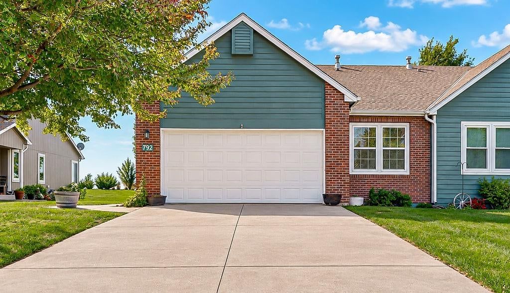 792 S Poplar Street, Gardner, KS: listing photo 3
