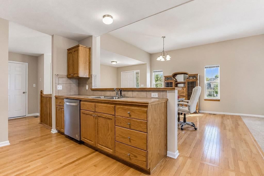 Photo 12 of 35 - 792 S Poplar Street, Gardner, KS 66030