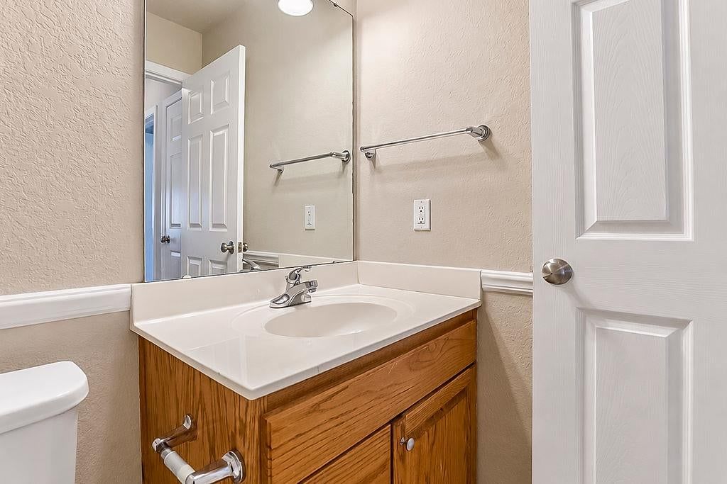 Photo 32 of 35 - 792 S Poplar Street, Gardner, KS 66030