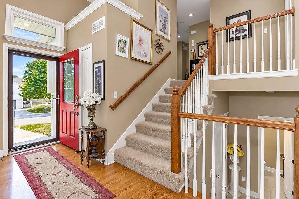 993 Sicklebar Drive, Peculiar, MO: listing photo 3