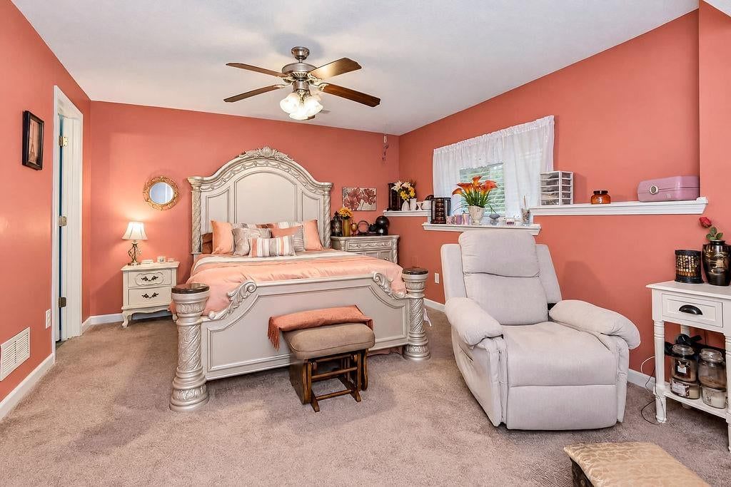 Photo 26 of 34 - 993 Sicklebar Drive, Peculiar, MO 64078