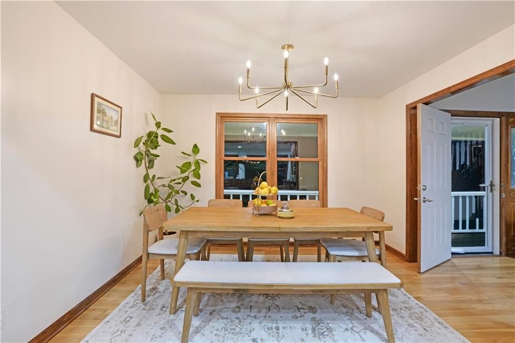 Statement lighting at 7955 NW Bridle Parc Lane, Kansas City, MO 64152