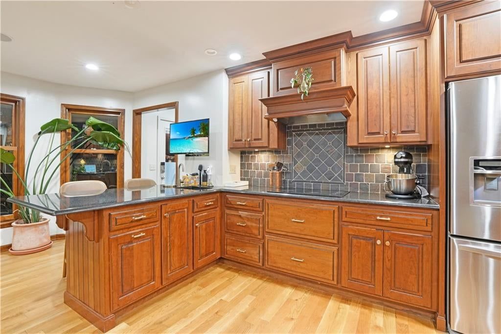 Photo 12 of 50 - 7955 NW Bridle Parc Lane, Kansas City, MO 64152