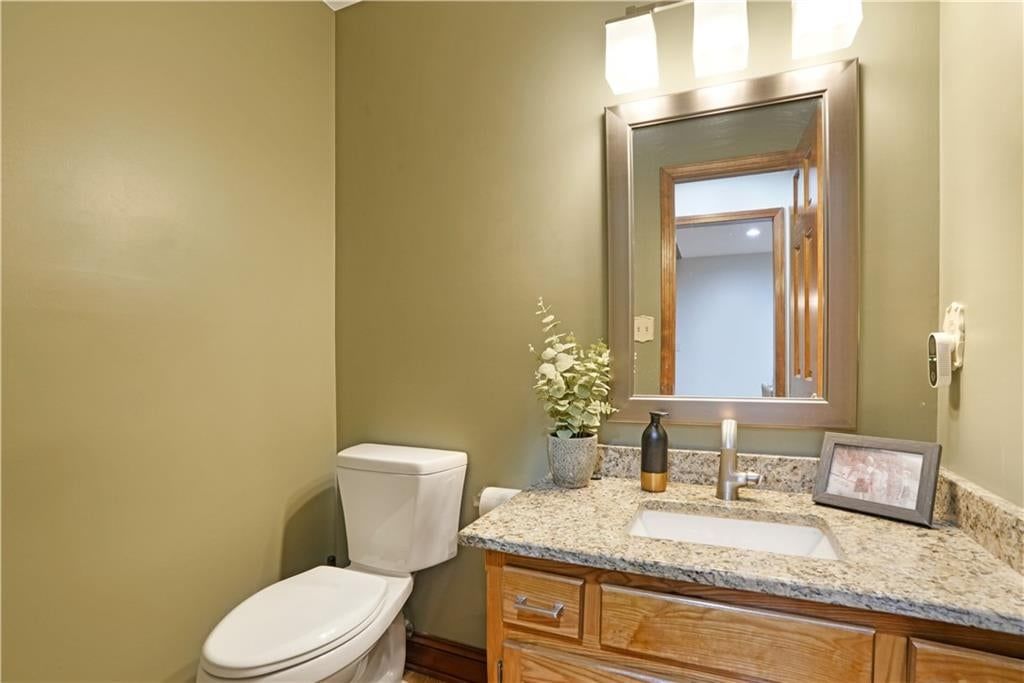 Photo 19 of 50 - 7955 NW Bridle Parc Lane, Kansas City, MO 64152