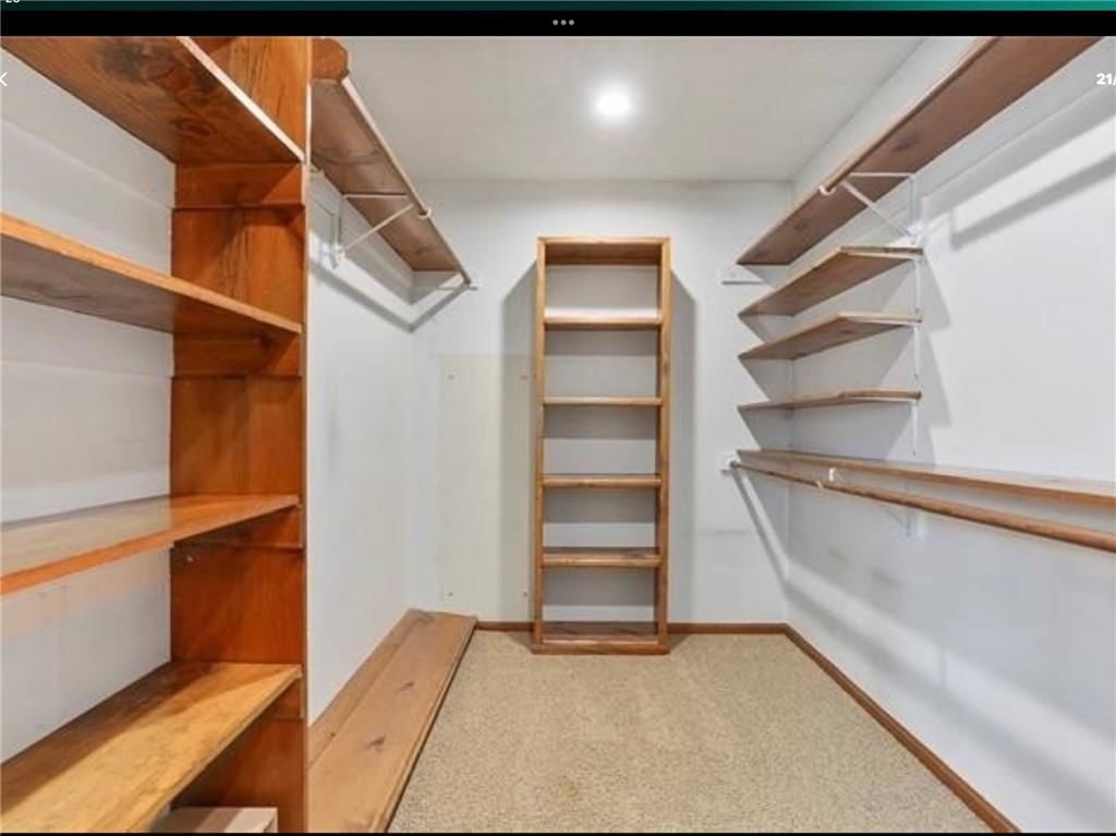 Photo 25 of 50 - 7955 NW Bridle Parc Lane, Kansas City, MO 64152