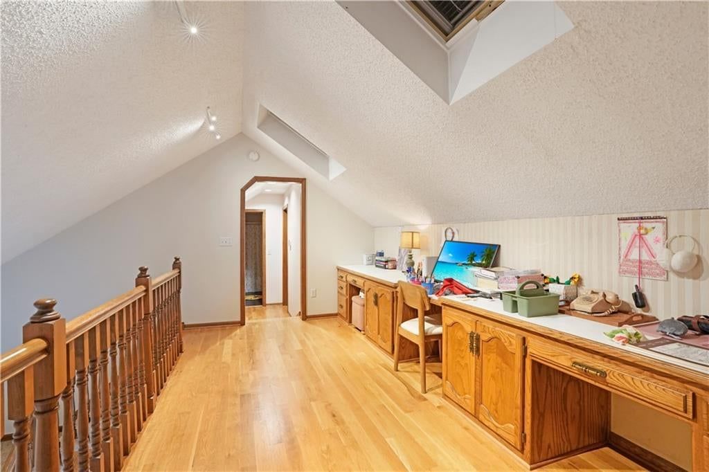Photo 26 of 50 - 7955 NW Bridle Parc Lane, Kansas City, MO 64152