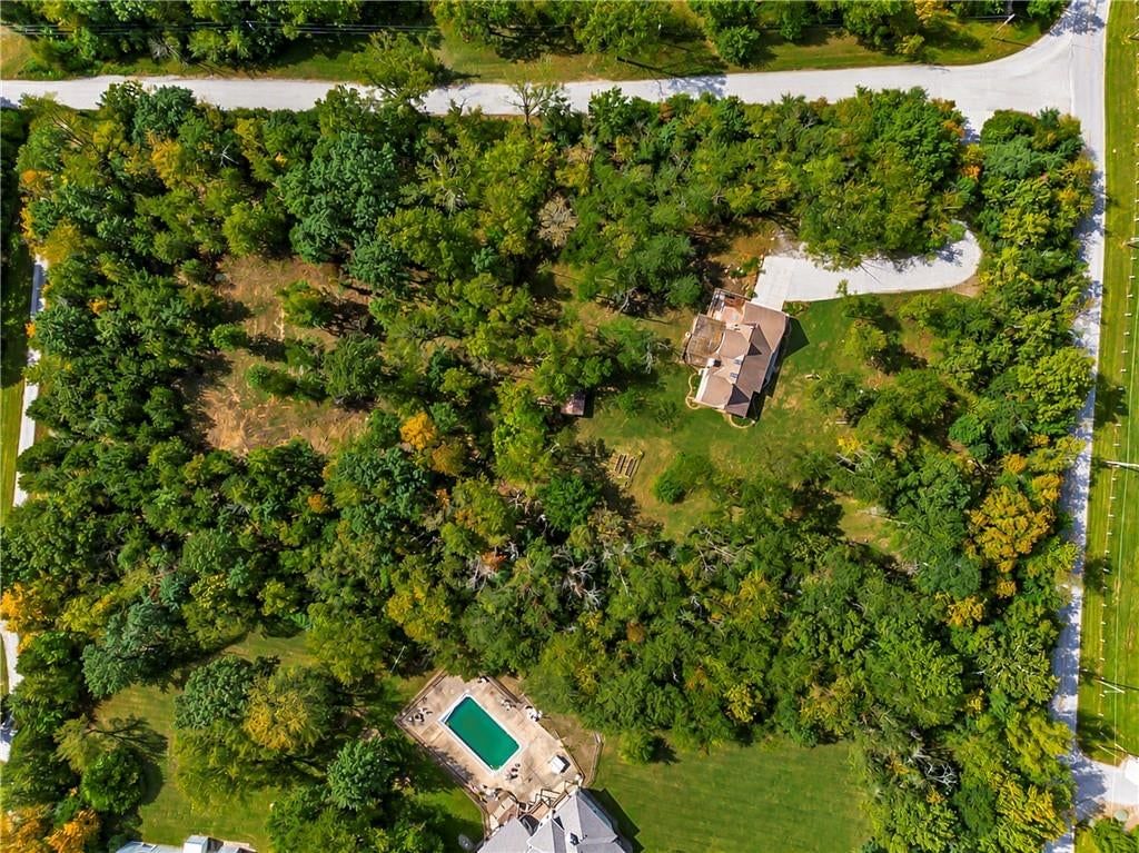 Photo 39 of 50 - 7955 NW Bridle Parc Lane, Kansas City, MO 64152