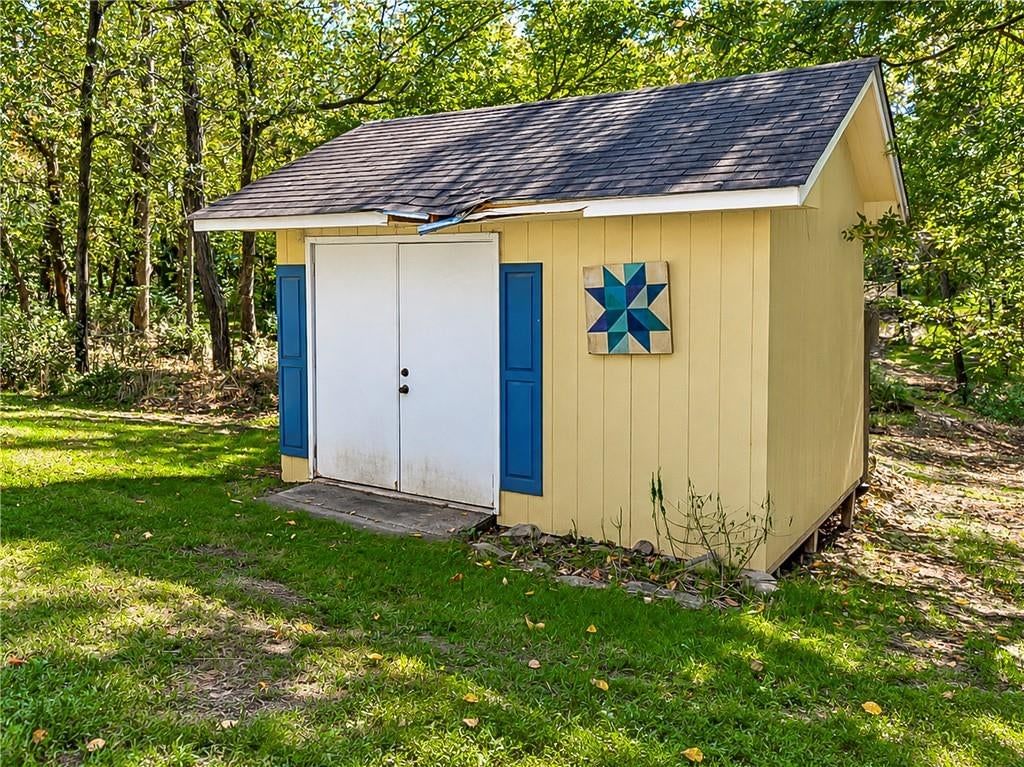 Photo 42 of 50 - 7955 NW Bridle Parc Lane, Kansas City, MO 64152