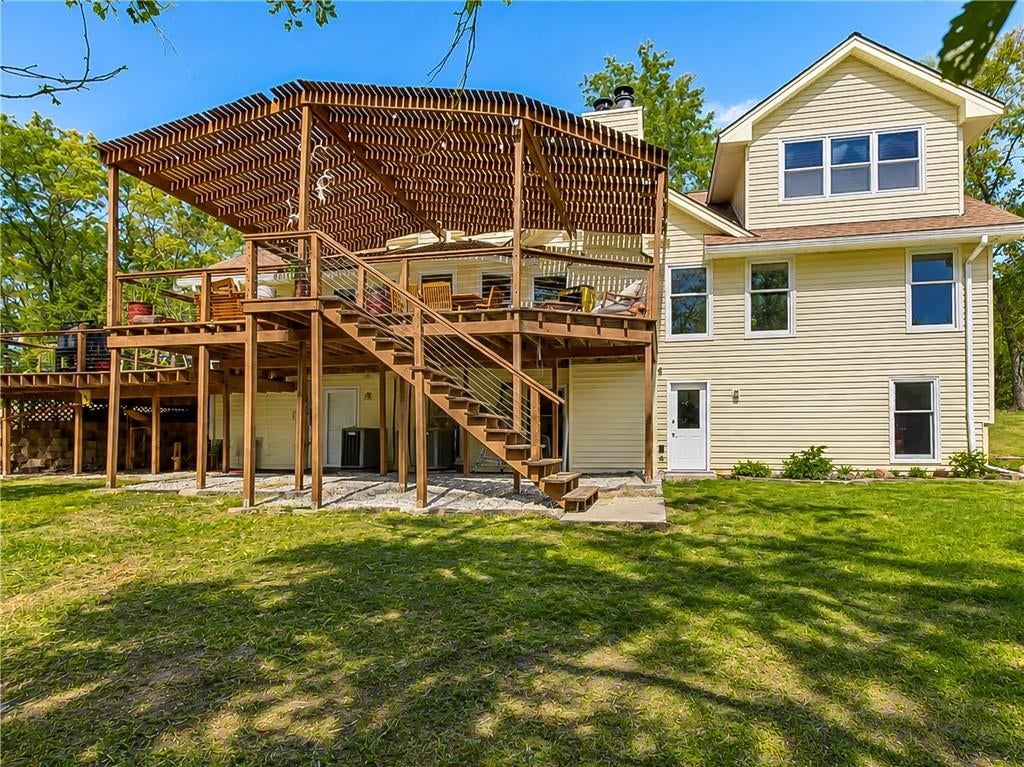 Photo 43 of 50 - 7955 NW Bridle Parc Lane, Kansas City, MO 64152
