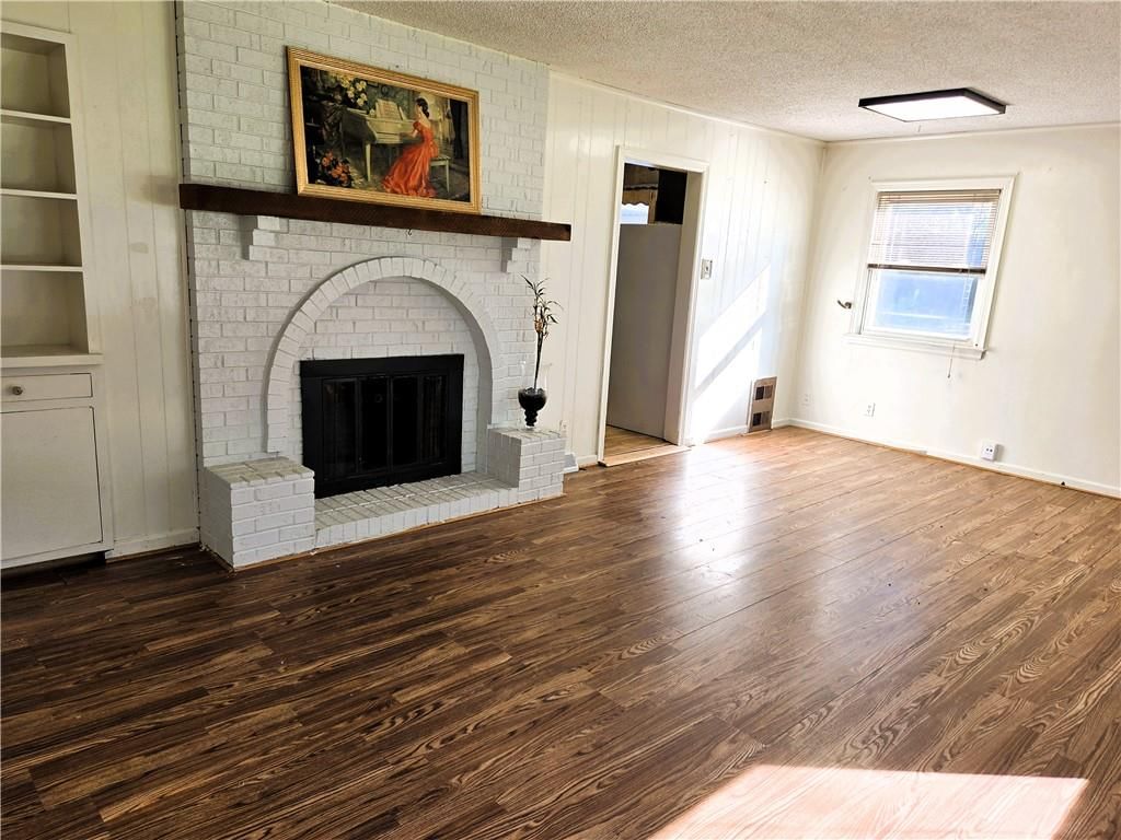 1725 James Downey Road, Independence, MO: listing photo 2