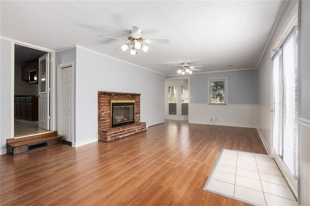 Photo 6 of 25 - 705 NE Lindberg Drive, Kansas City, MO 64118