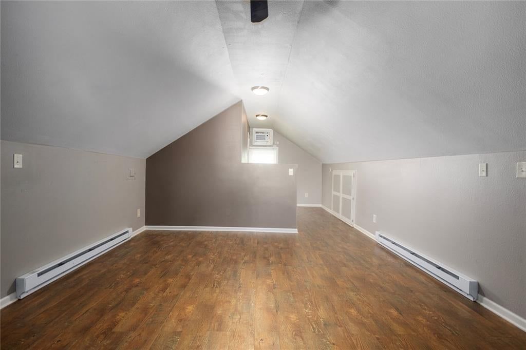 Photo 17 of 25 - 705 NE Lindberg Drive, Kansas City, MO 64118