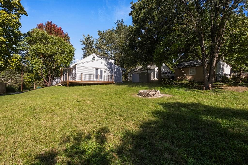 Photo 21 of 25 - 705 NE Lindberg Drive, Kansas City, MO 64118