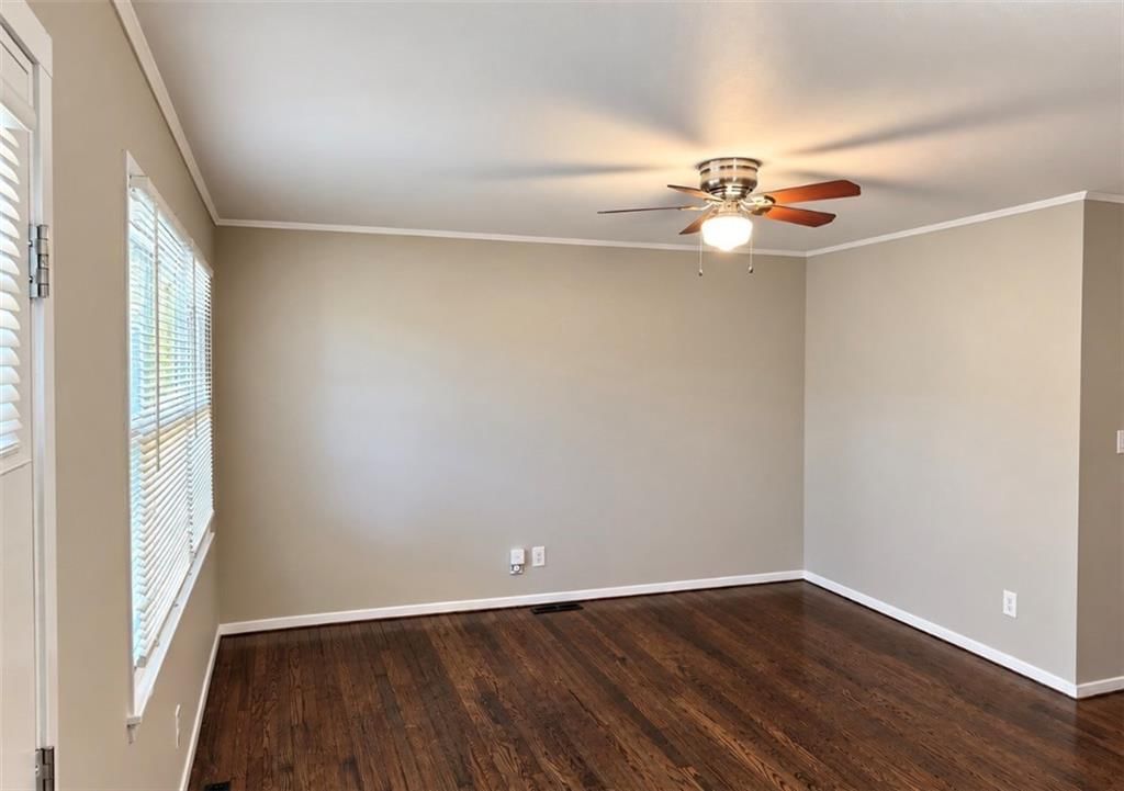 11215 E 51st Street, Raytown, MO: listing photo 3