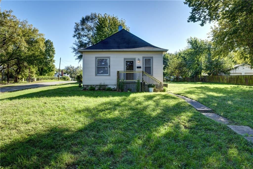 125 N Overton Avenue, Independence, MO: listing photo 2