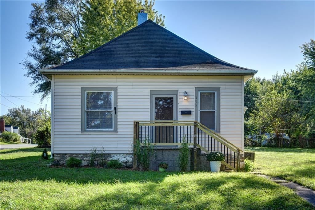 Photo 4 of 39 - 125 N Overton Avenue, Independence, MO 64053