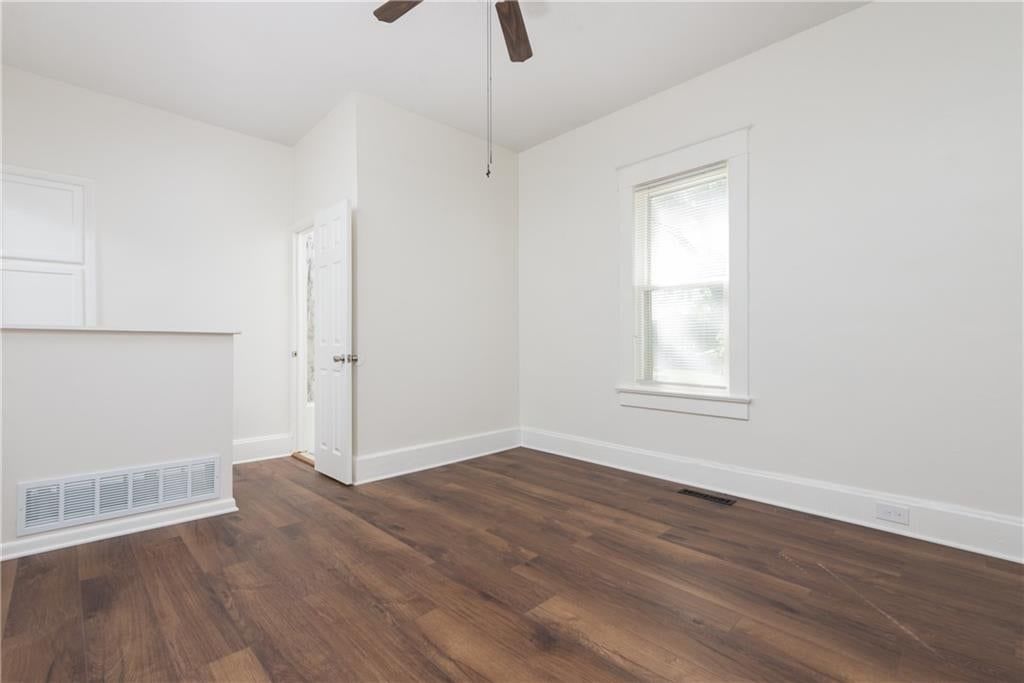 Photo 9 of 39 - 125 N Overton Avenue, Independence, MO 64053