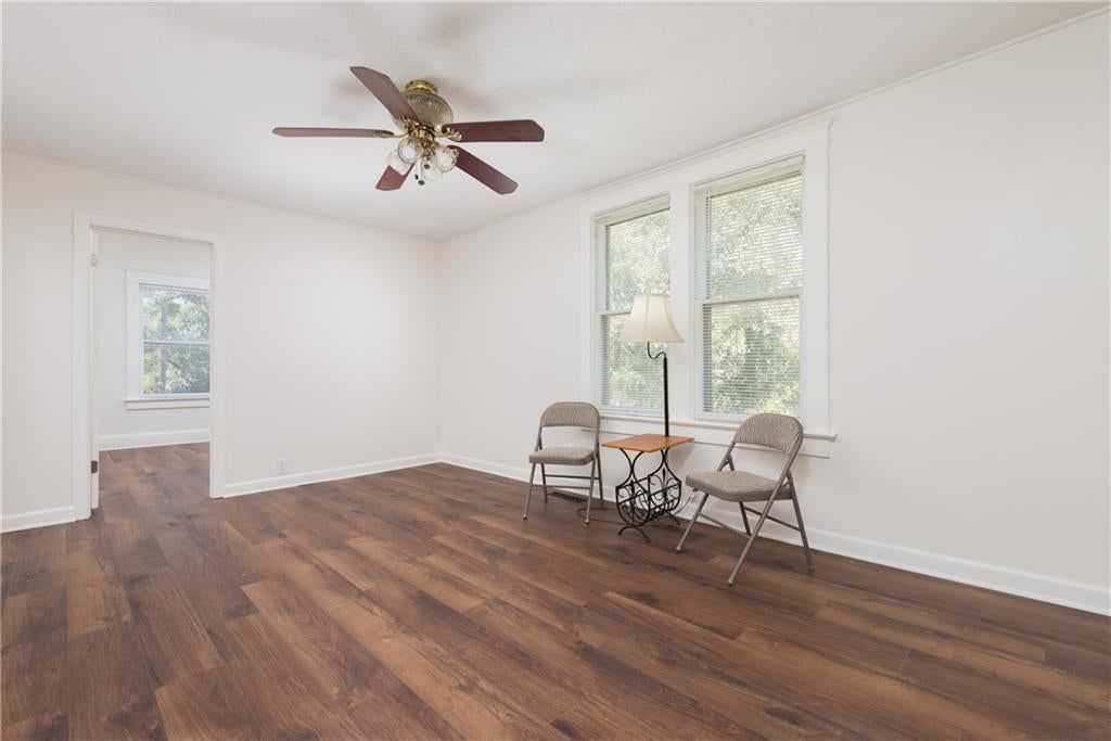 Photo 14 of 39 - 125 N Overton Avenue, Independence, MO 64053