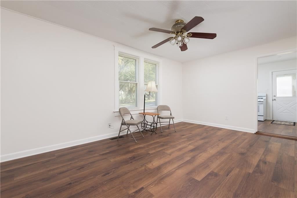 Photo 16 of 39 - 125 N Overton Avenue, Independence, MO 64053