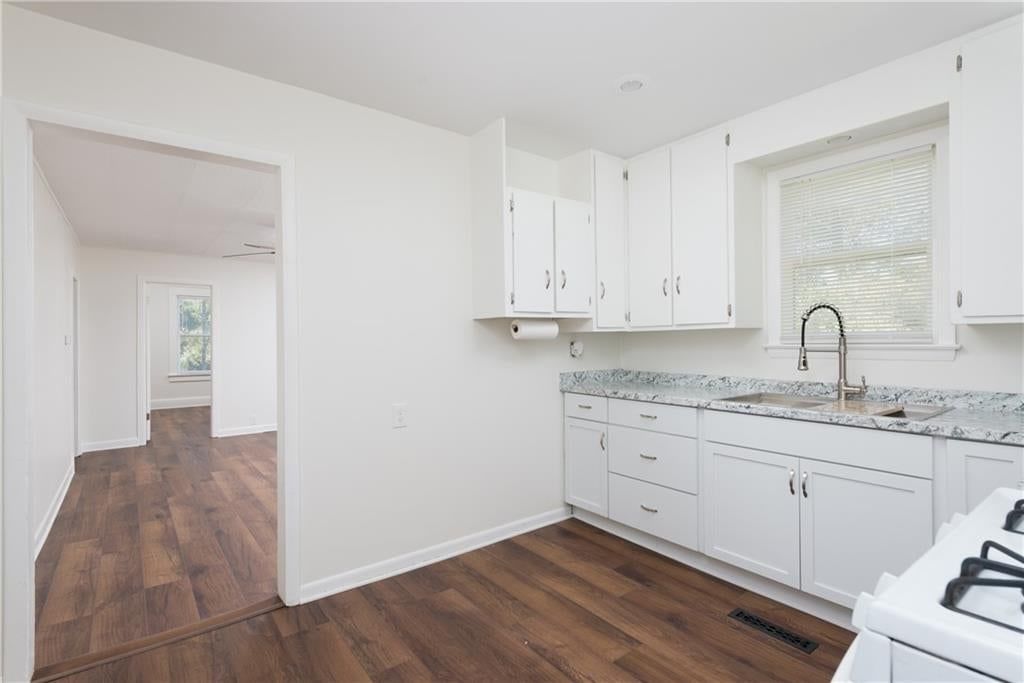 Photo 21 of 39 - 125 N Overton Avenue, Independence, MO 64053