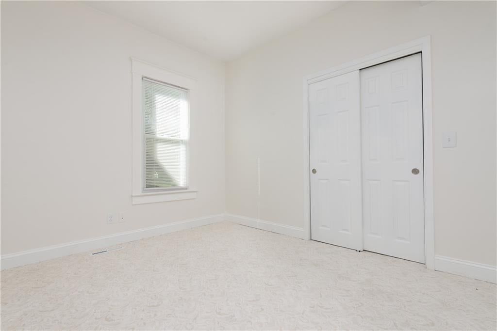 Photo 28 of 39 - 125 N Overton Avenue, Independence, MO 64053