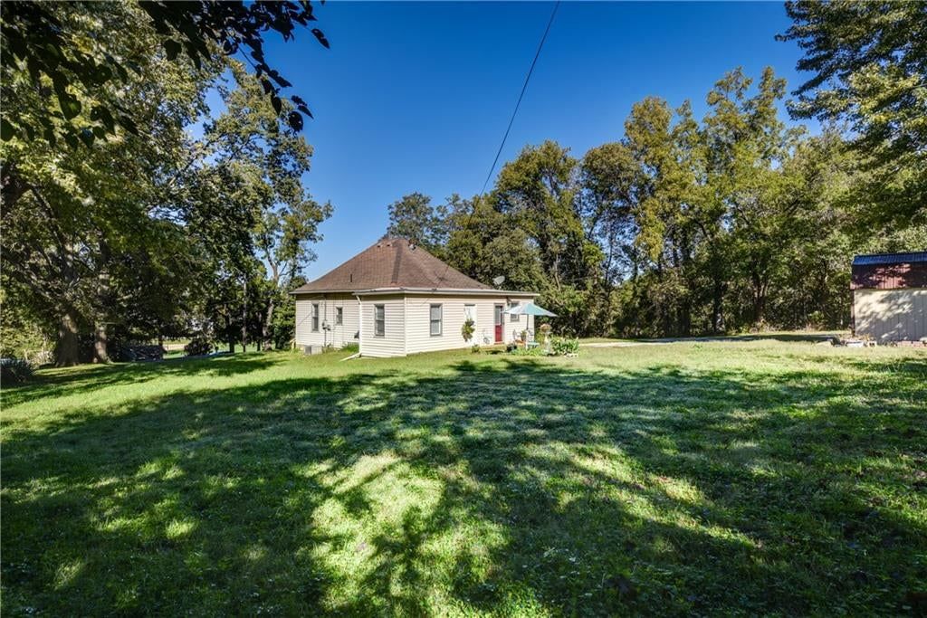 Photo 36 of 39 - 125 N Overton Avenue, Independence, MO 64053